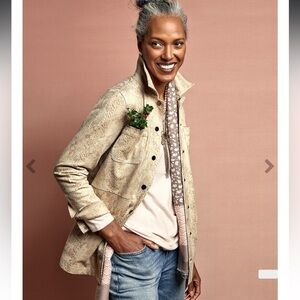 Chico’s faux suede cream/beige snake skin shacket-size 3